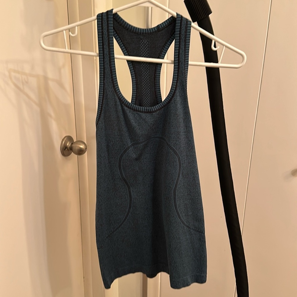 Lululemon sleeveless tank